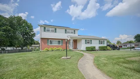 2677 Carousel Dr, Springfield, OH 45503