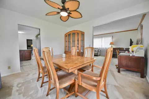 Dining - 2677 Carousel Dr, Springfield, OH 45503 photo 2 of 3