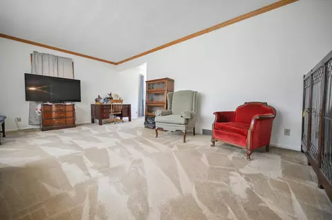 Living - 2677 Carousel Dr, Springfield, OH 45503 photo 1 of 3