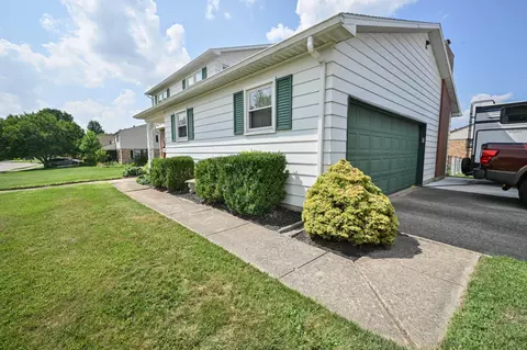Exterior - 2677 Carousel Dr, Springfield, OH 45503 photo 10 of 13