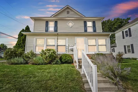 228 W Oakwood St, Bradford, OH 45308