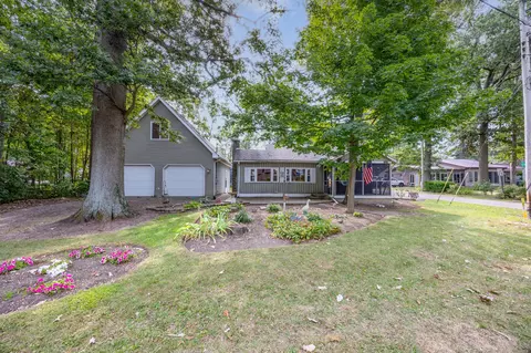 10280 Seminole Shore Dr, Huntsville, OH 43324