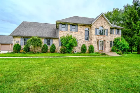 6439 Greenridge Ave, New Carlisle, OH 45344