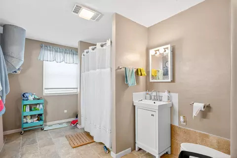 Bath - 522 S Miami Ave, Sidney, OH 45365 photo 1 of 2