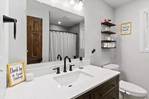 Bath - 3020 Hillside Ave, Springfield, OH 45503 photo 2 of 3
