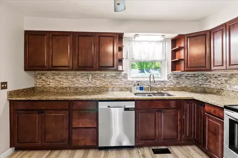 Kitchen - 3020 Hillside Ave, Springfield, OH 45503 photo 3 of 4