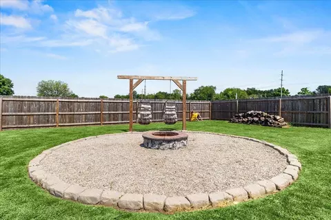 Exterior - 3020 Hillside Ave, Springfield, OH 45503 photo 6 of 11