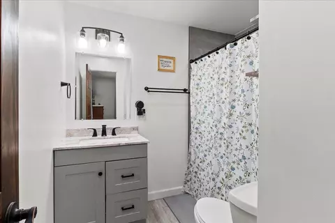 Bath - 3020 Hillside Ave, Springfield, OH 45503 photo 3 of 3