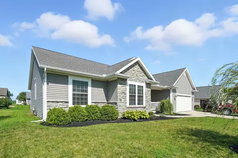 1817 Cinnamon Dr, Wapakoneta, OH 45895