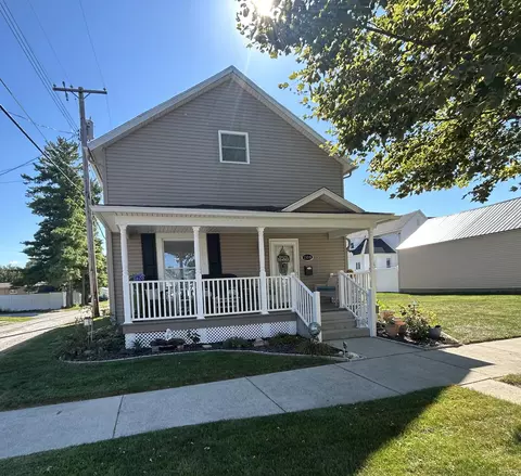 208 Court St, Wapakoneta, OH 45895