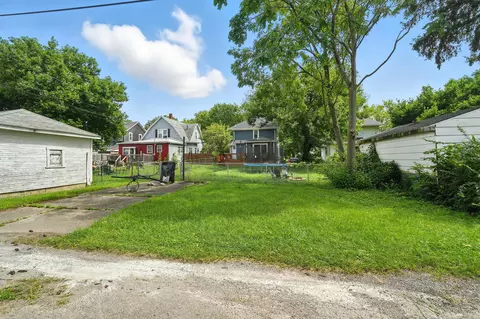 Exterior - 319 Bellevue Ave, Springfield, OH 45503 photo 12 of 15