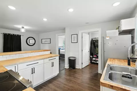Kitchen - 319 Bellevue Ave, Springfield, OH 45503 photo 3 of 4
