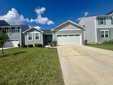 506 Skyway Dr, Springfield, OH 45505