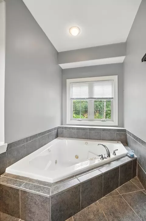 Bath - 4041 Selma Pike, Springfield, OH 45502 photo 5 of 14