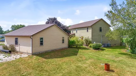 Exterior - 3888 Folk Ream Rd, Springfield, OH 45502 photo 19 of 30