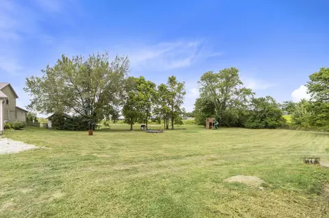 Exterior - 3888 Folk Ream Rd, Springfield, OH 45502 photo 14 of 30