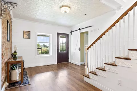 Entry Way - 3888 Folk Ream Rd, Springfield, OH 45502 photo 5 of 10