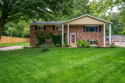 1210 Lomeda Ln, Dayton, OH 45434