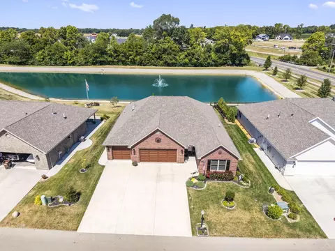 813 W Bentley Cir, Troy, OH 45373