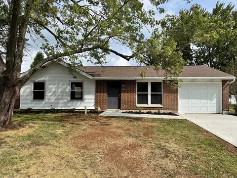 806 Canterbury Dr, Wapakoneta, OH 45895