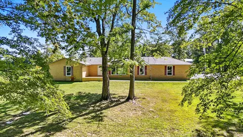 4860 S Pitchin Rd, Springfield, OH 45502