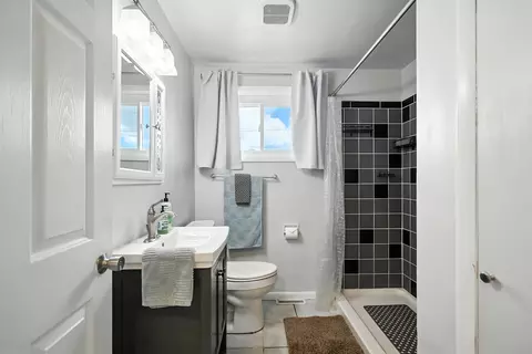 Bath - 1334 Midland Rd, Springfield, OH 45503 photo 1 of 3