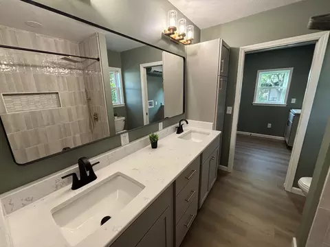 Bath - 515 E Walnut St, Coldwater, OH 45828 photo 4 of 6