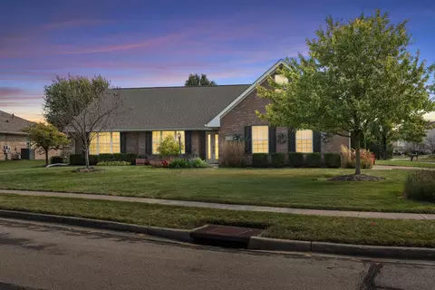 1270 Candlelite Ln, Fairborn, OH 45324