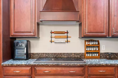 Kitchen - 4676 Sullivan Rd, Springfield, OH 45502 photo 3 of 3