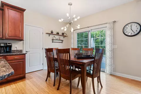 Dining - 4676 Sullivan Rd, Springfield, OH 45502 photo 1 of 2
