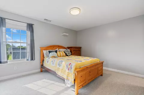 Bedroom - 4676 Sullivan Rd, Springfield, OH 45502 photo 6 of 9
