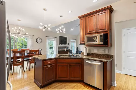 Kitchen - 4676 Sullivan Rd, Springfield, OH 45502 photo 2 of 3
