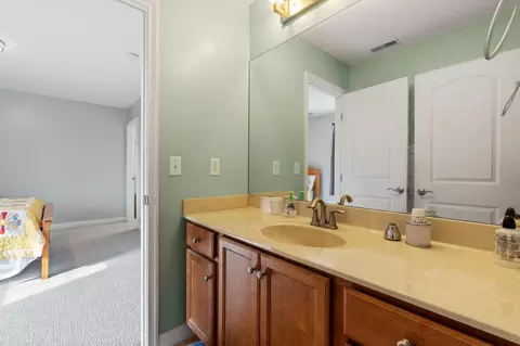 Bath - 4676 Sullivan Rd, Springfield, OH 45502 photo 7 of 9