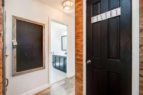 Entry Way - 4960 E County Line Rd, Springfield, OH 45502 photo 2 of 3