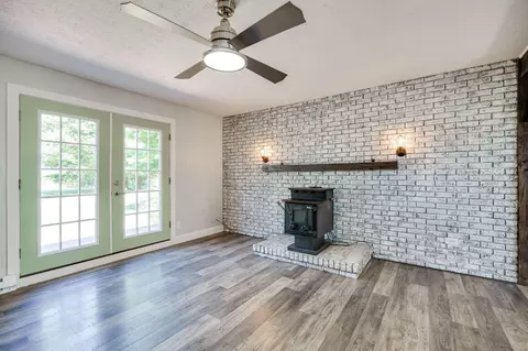 Living - 4960 E County Line Rd, Springfield, OH 45502 photo 5 of 8