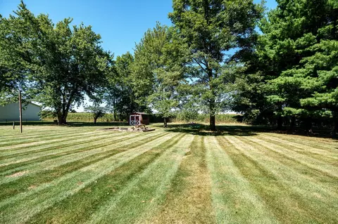 Exterior - 4960 E County Line Rd, Springfield, OH 45502 photo 10 of 17