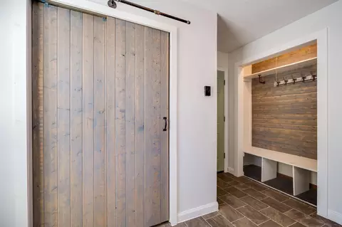 Entry Way - 4960 E County Line Rd, Springfield, OH 45502 photo 3 of 3