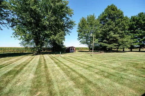 Exterior - 4960 E County Line Rd, Springfield, OH 45502 photo 11 of 17