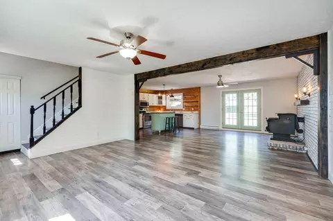 Living - 4960 E County Line Rd, Springfield, OH 45502 photo 4 of 8
