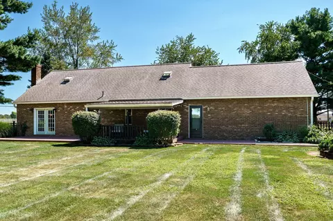 Exterior - 4960 E County Line Rd, Springfield, OH 45502 photo 12 of 17
