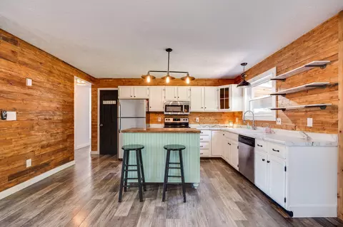 Kitchen - 4960 E County Line Rd, Springfield, OH 45502 photo 3 of 6