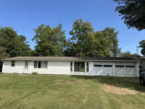 Exterior - 1150 W Sparrow Rd, Springfield, OH 45502 photo 1 of 9