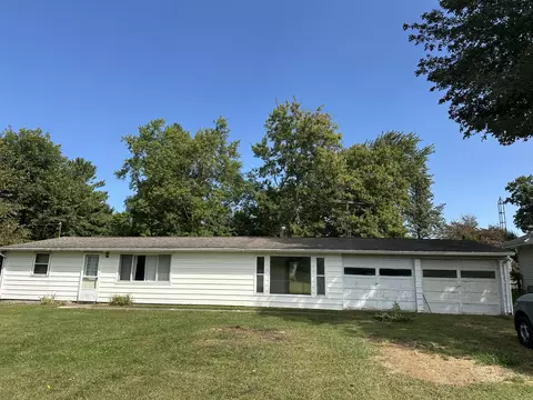 Exterior - 1150 W Sparrow Rd, Springfield, OH 45502 photo 2 of 9