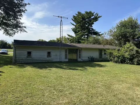 Exterior - 1150 W Sparrow Rd, Springfield, OH 45502 photo 4 of 9