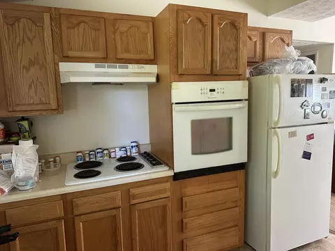 Kitchen - 1150 W Sparrow Rd, Springfield, OH 45502 photo 1 of 5
