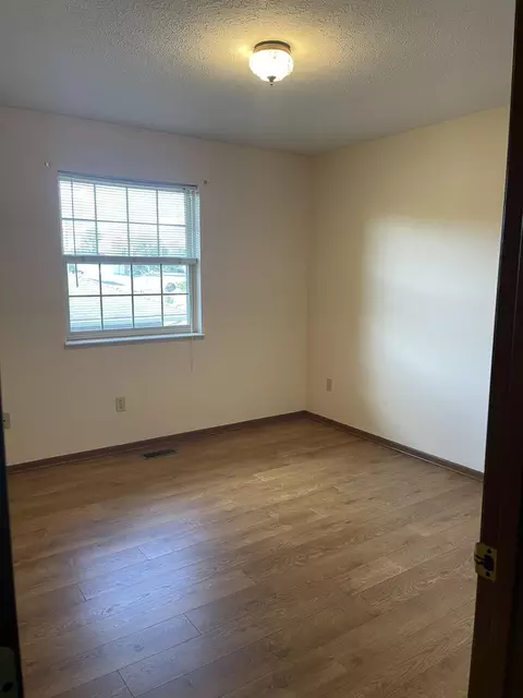 Bedroom - 4438 Tacoma St, Springfield, OH 45503 photo 1 of 6
