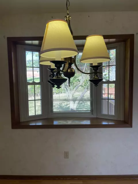 Dining - 4438 Tacoma St, Springfield, OH 45503 photo 2 of 2