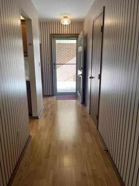 Entry Way - 4438 Tacoma St, Springfield, OH 45503 photo 1 of 4