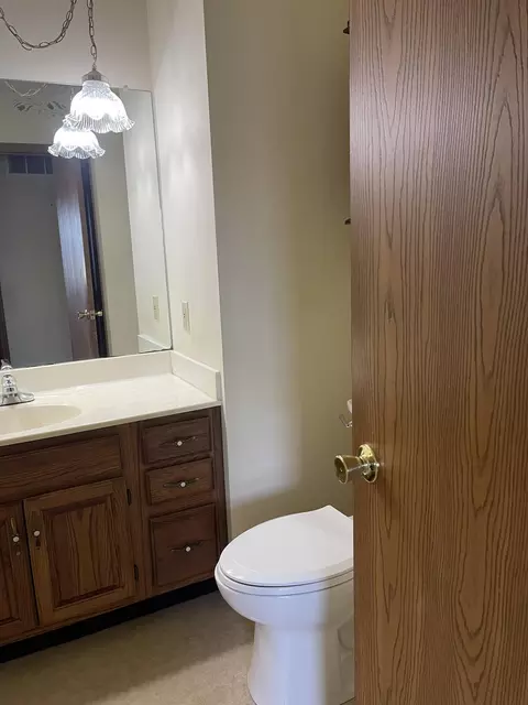 Bath - 4438 Tacoma St, Springfield, OH 45503 photo 1 of 6