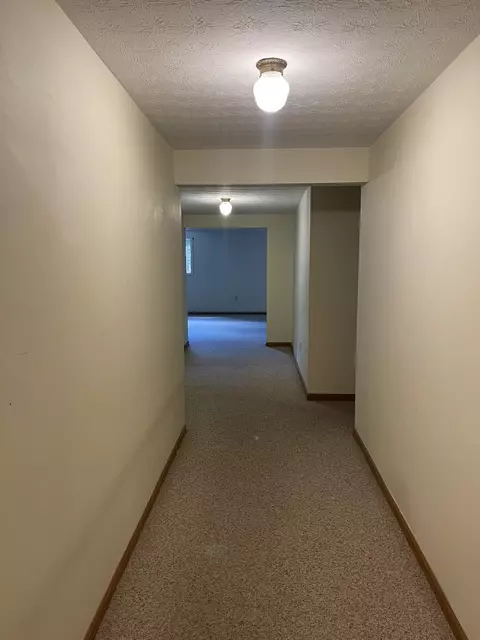 Entry Way - 4438 Tacoma St, Springfield, OH 45503 photo 3 of 4
